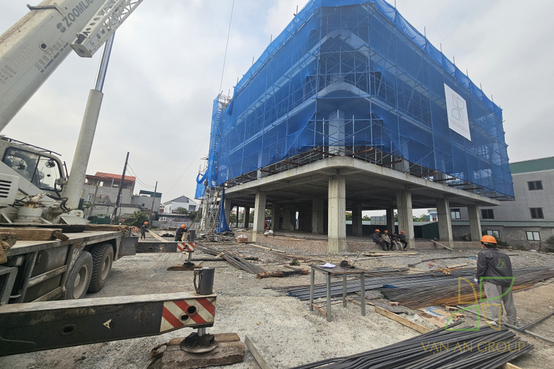 Nhà thầu thi công nhà ở xã hội tại Bắc Ninh 15 Lắp đặt lướt bao quanh trong suốt quá trình thi công
