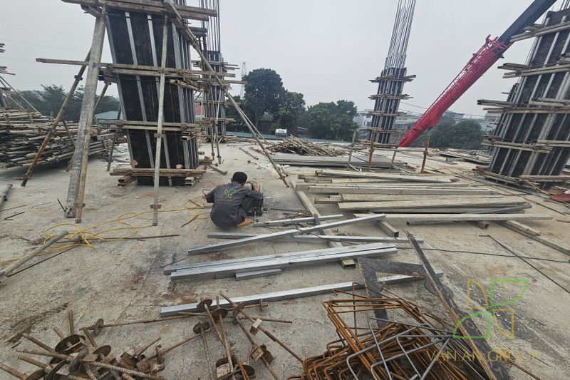 Nhà thầu thi công nhà ở xã hội tại Hưng Yên 13 Lắp dựng cốt thép và cốp pha cột vách bê tông cốt thép